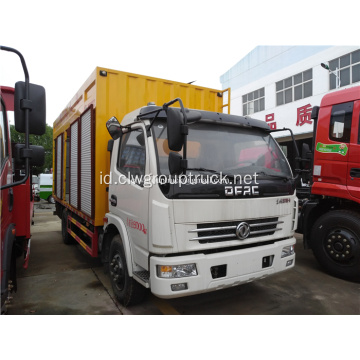 truk tangki dengan pengaliran pembersihan saluran pembuangan